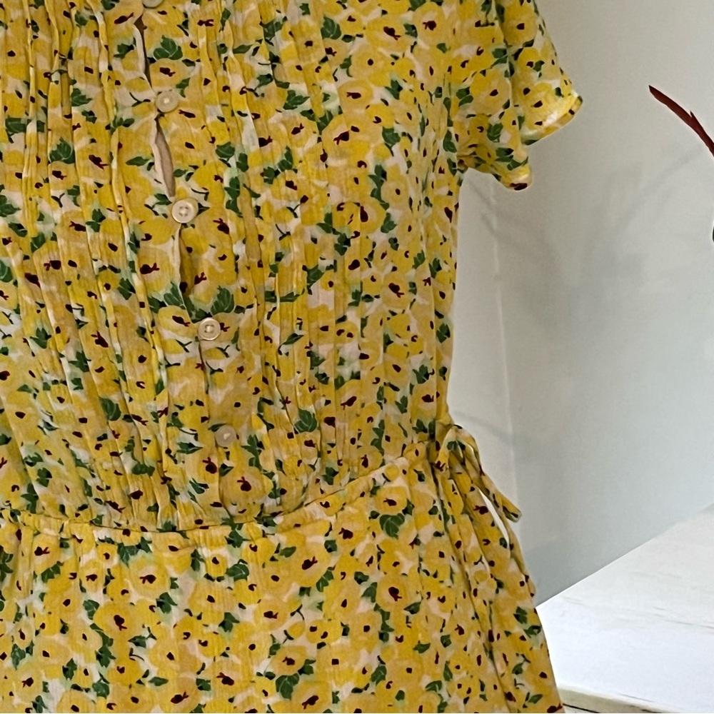 Loft Floral Pintucked Side Tie Dress yellow size medium liner shows underneath - Picture 3 of 11